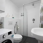Aldars Urban Grand Suite No.15 *