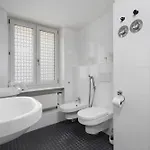 Aldars Urban Grand Suite No.15 شقة